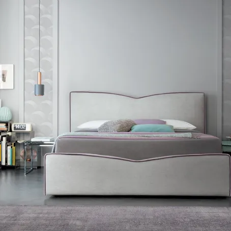 Letto in tessuto con bordo in contrasto con testiera dal design raffinato Megan di Felis